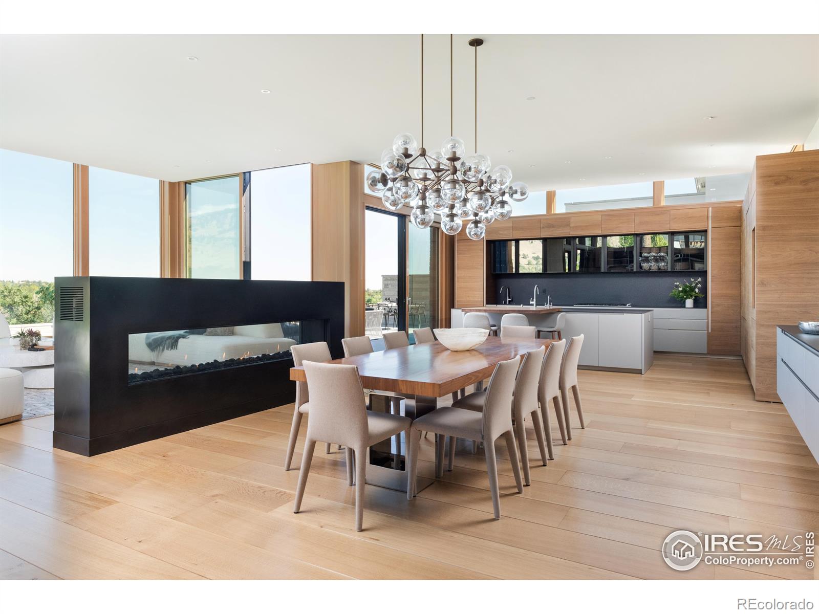 1505 Sunset Boulevard