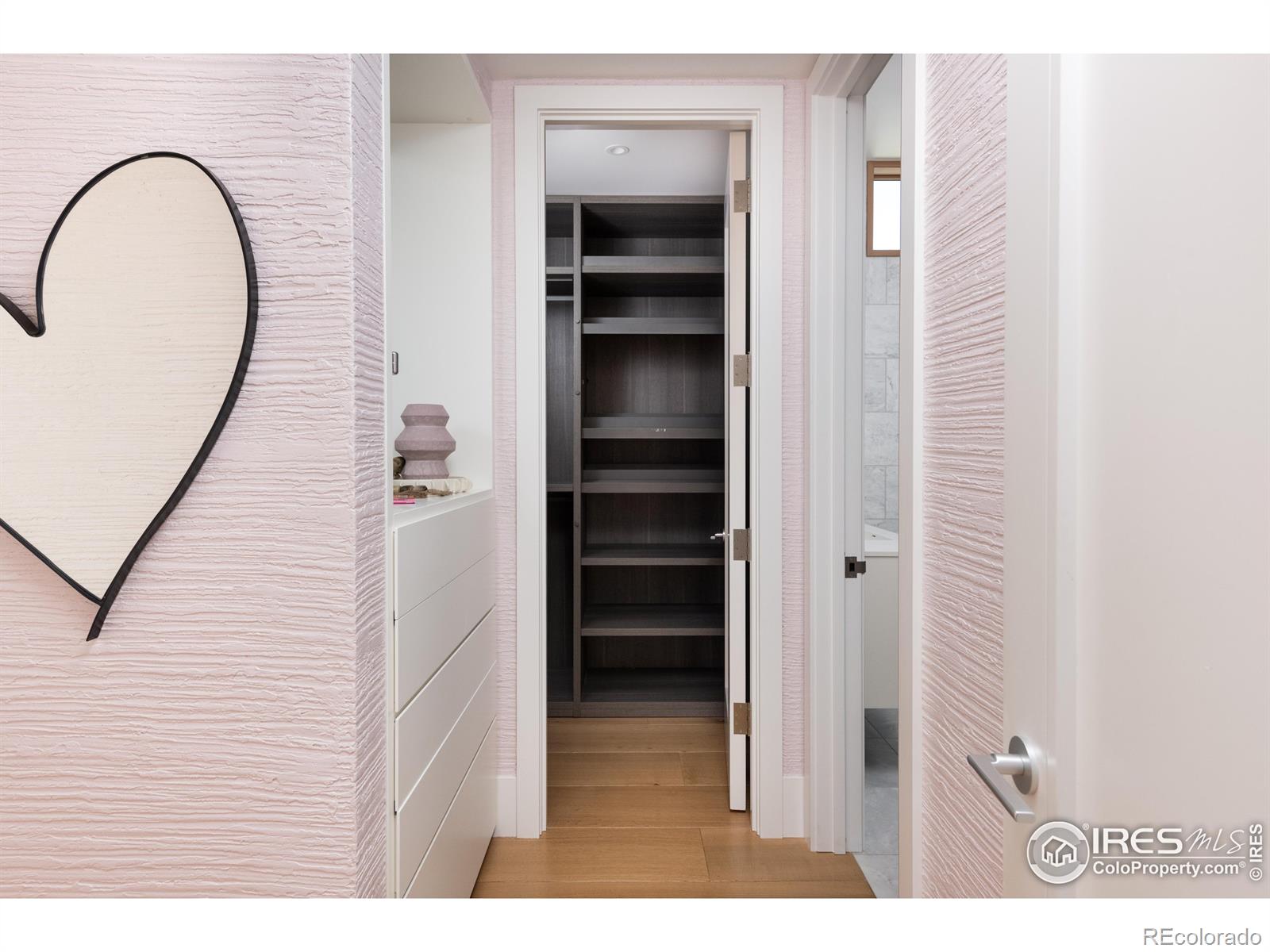 1505 Sunset Boulevard