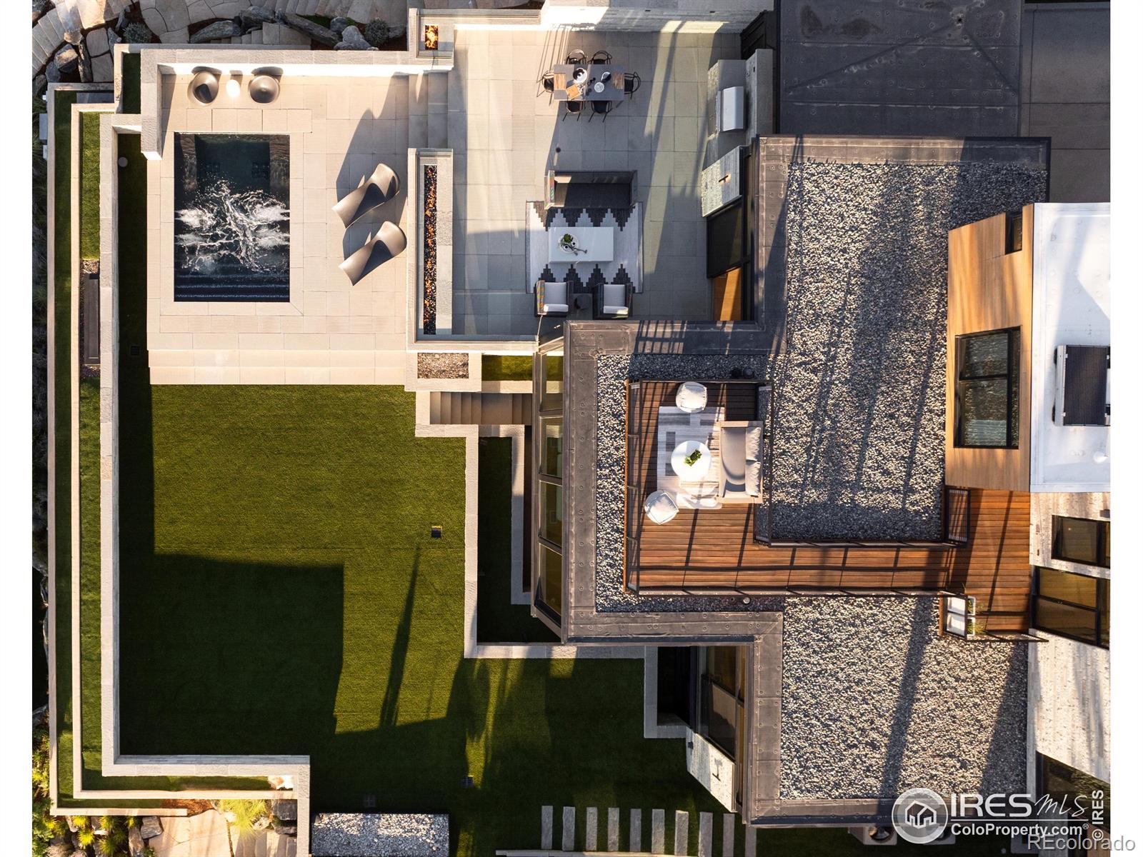 1505 Sunset Boulevard