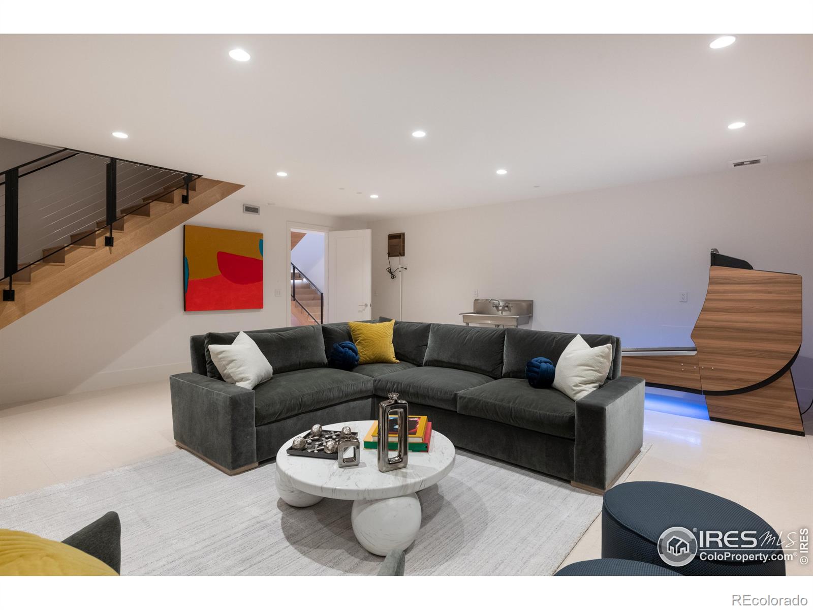 1505 Sunset Boulevard