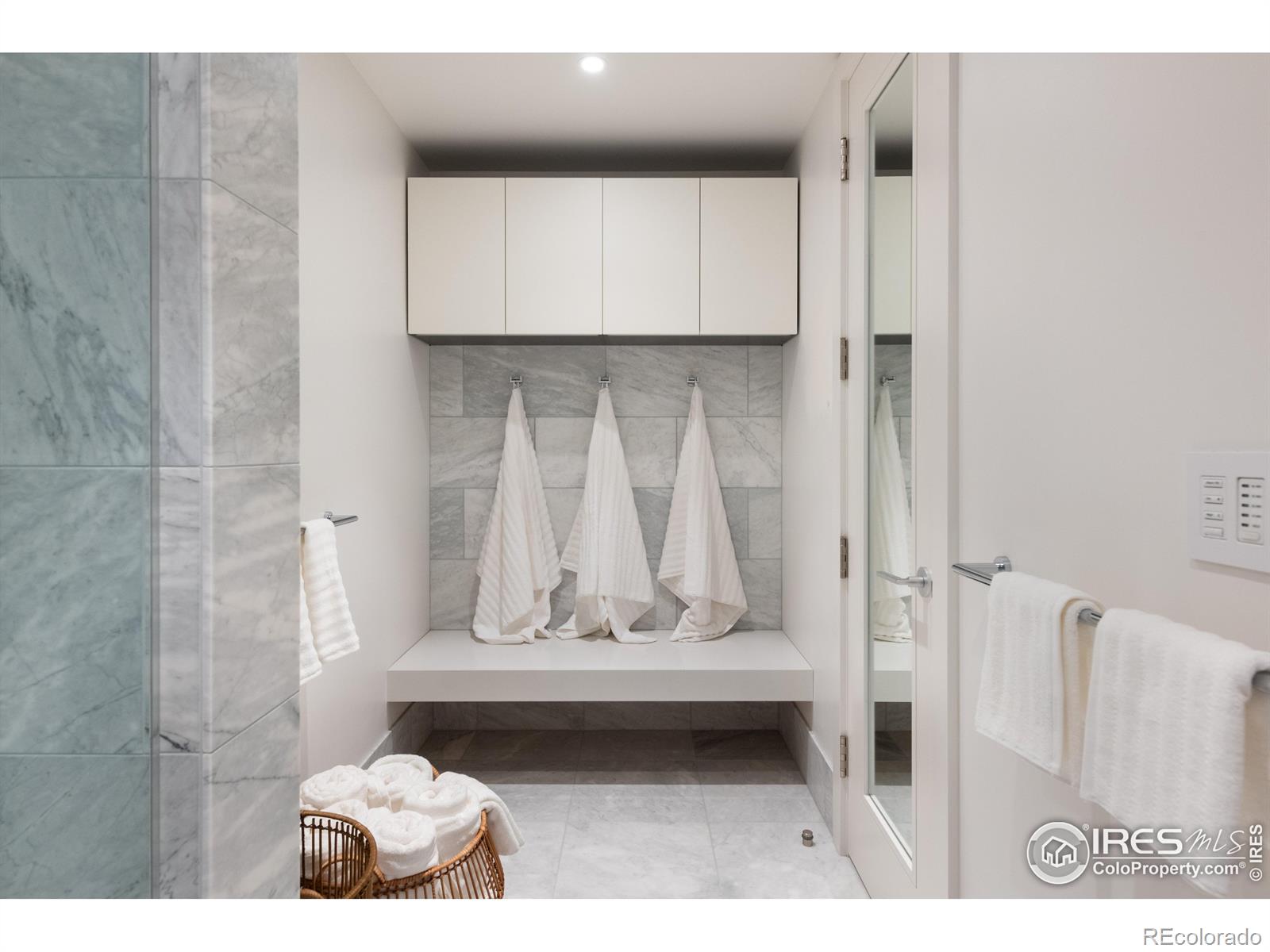 1505 Sunset Boulevard