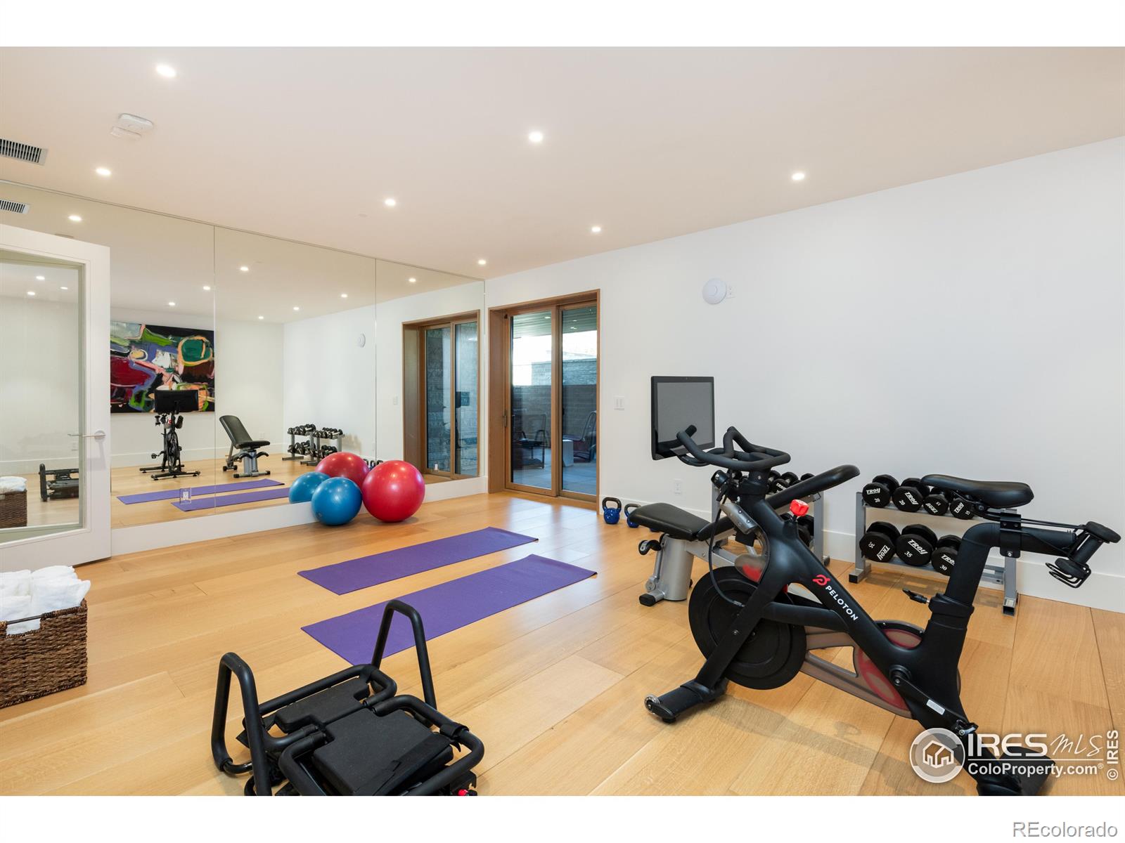 1505 Sunset Boulevard