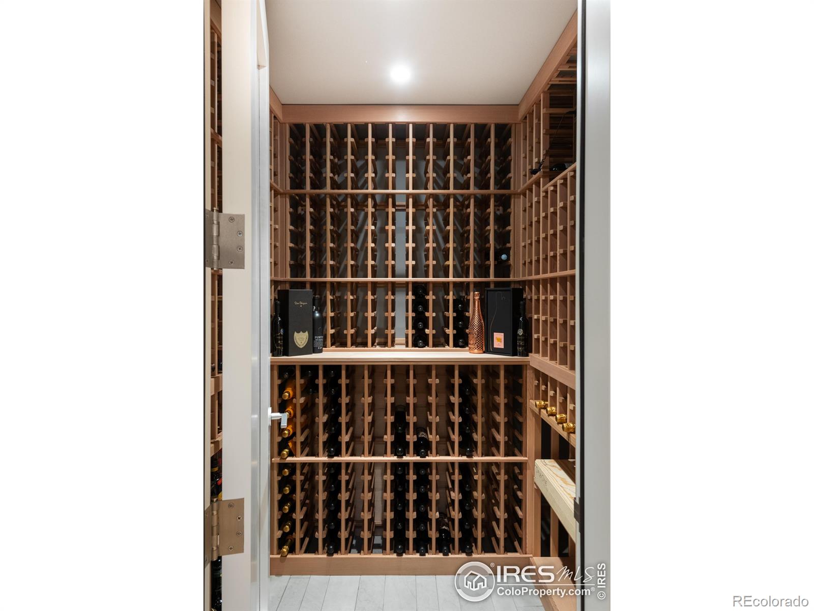 1505 Sunset Boulevard