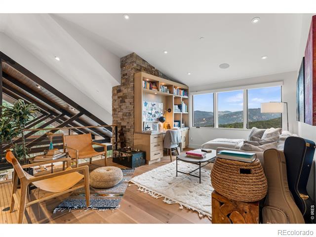 280 Alder Lane