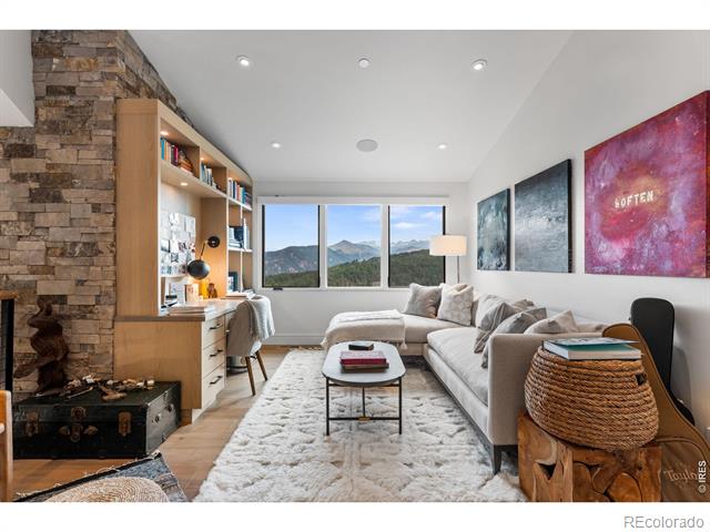 280 Alder Lane