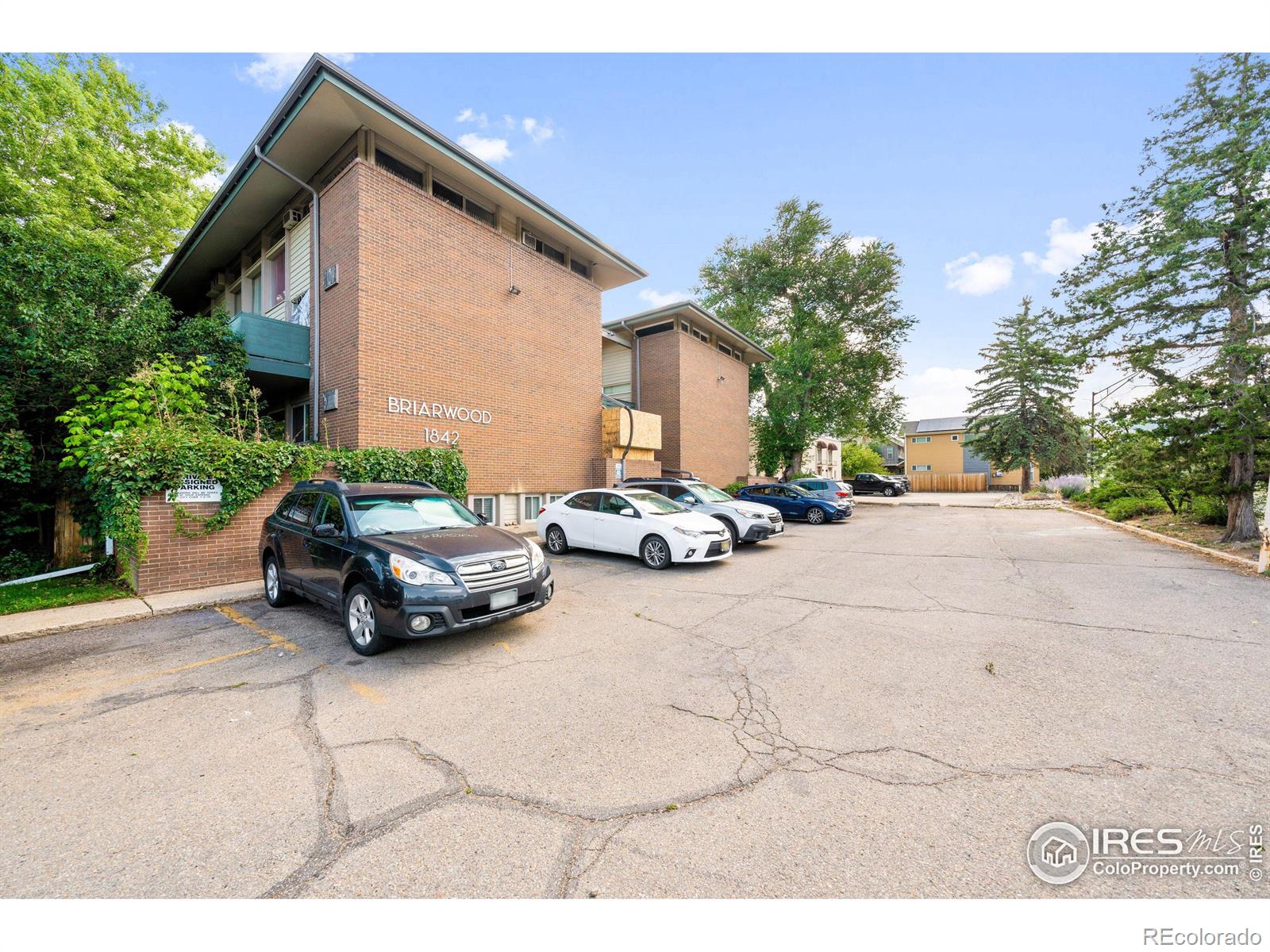 1842 Canyon Boulevard Unit: 211