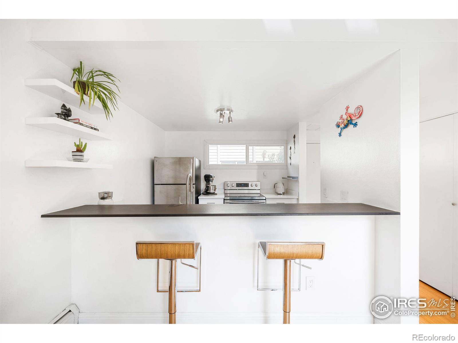 1842 Canyon Boulevard Unit: 211