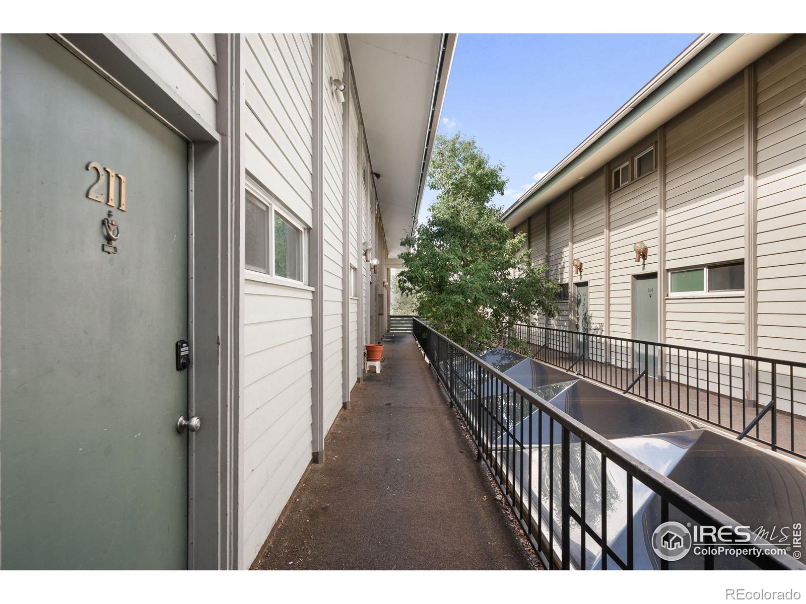 1842 Canyon Boulevard Unit: 211