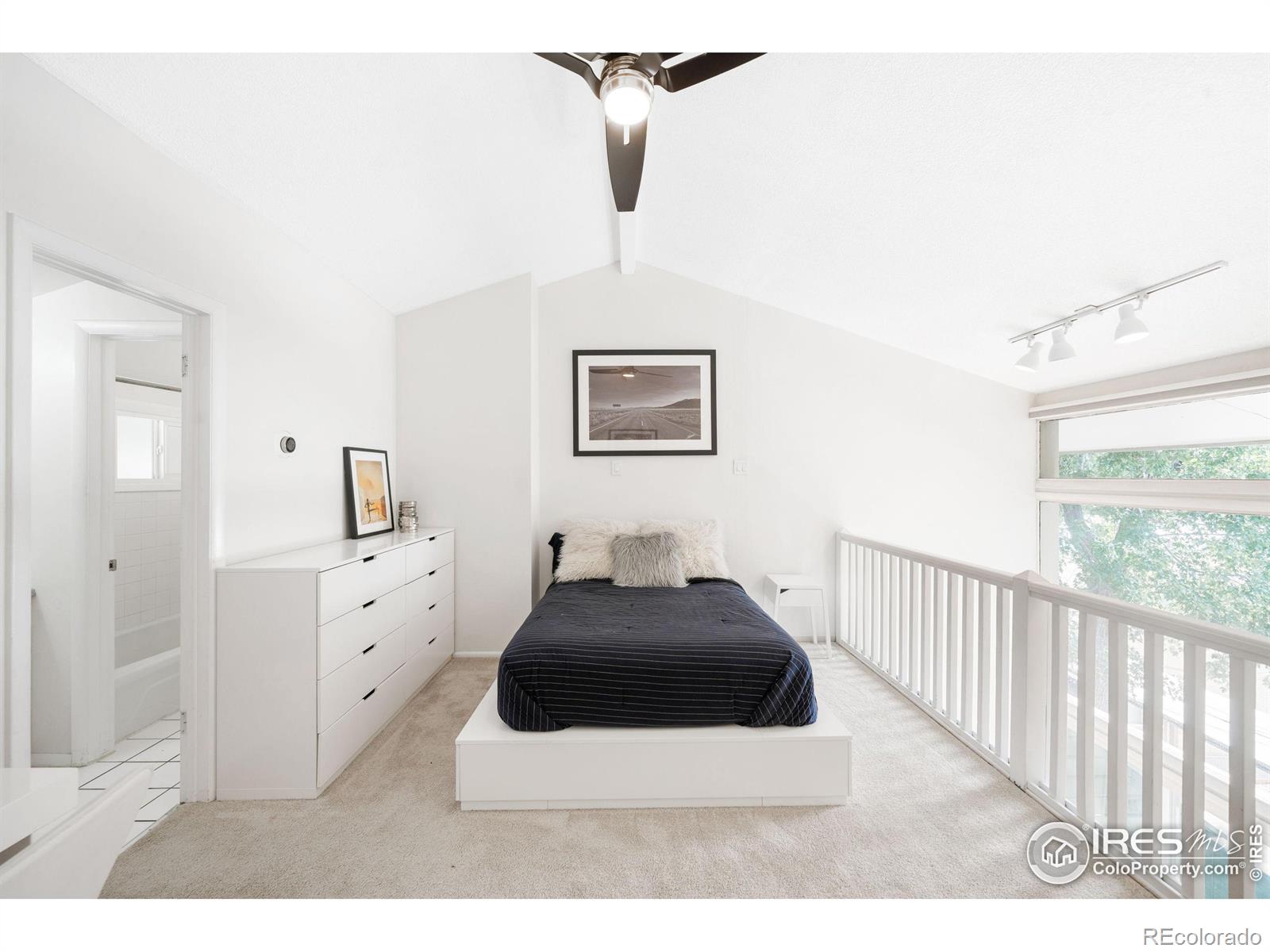 1842 Canyon Boulevard Unit: 211