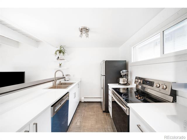 1842 Canyon Boulevard Unit: 211