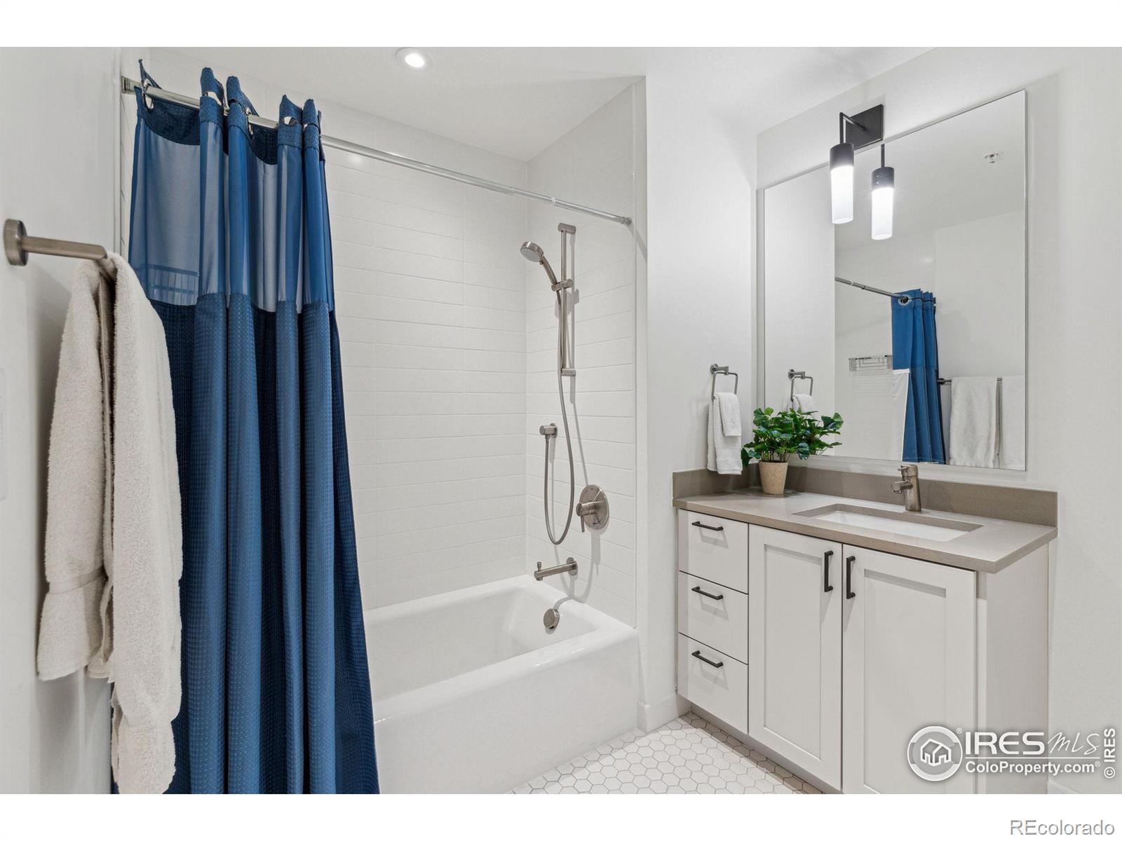 1750 Wewatta Street Unit: 1434