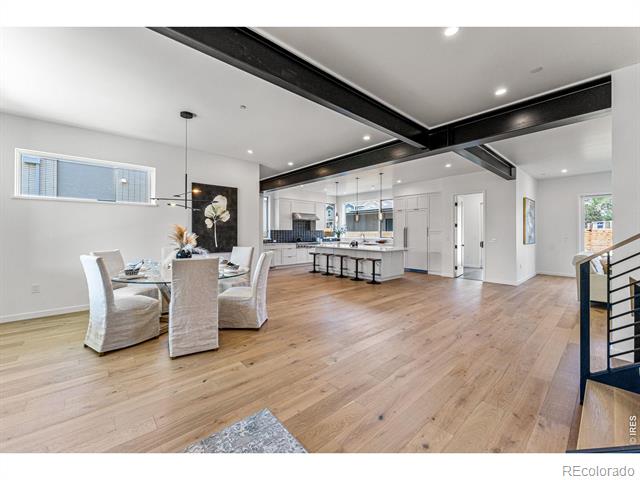 2135 Vine Avenue