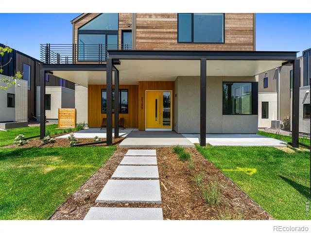 2135 Vine Avenue