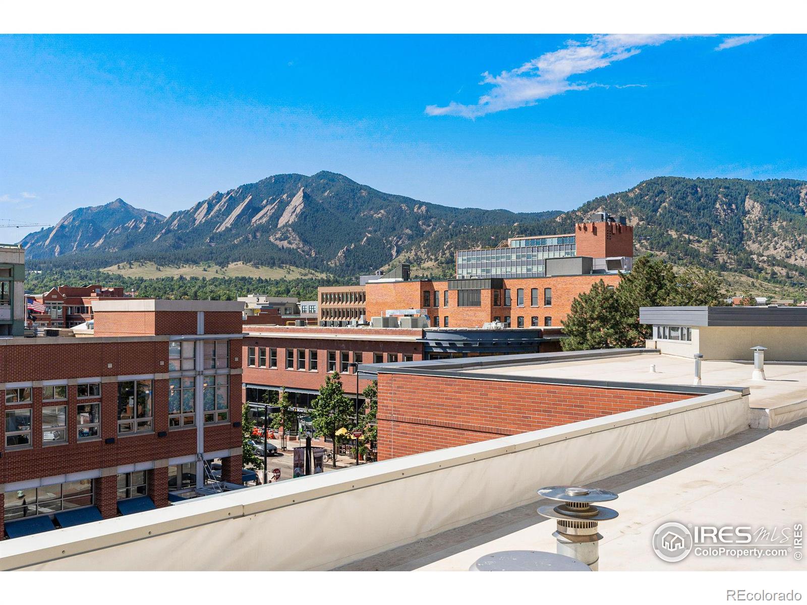 1505 Pearl Street Unit: 302