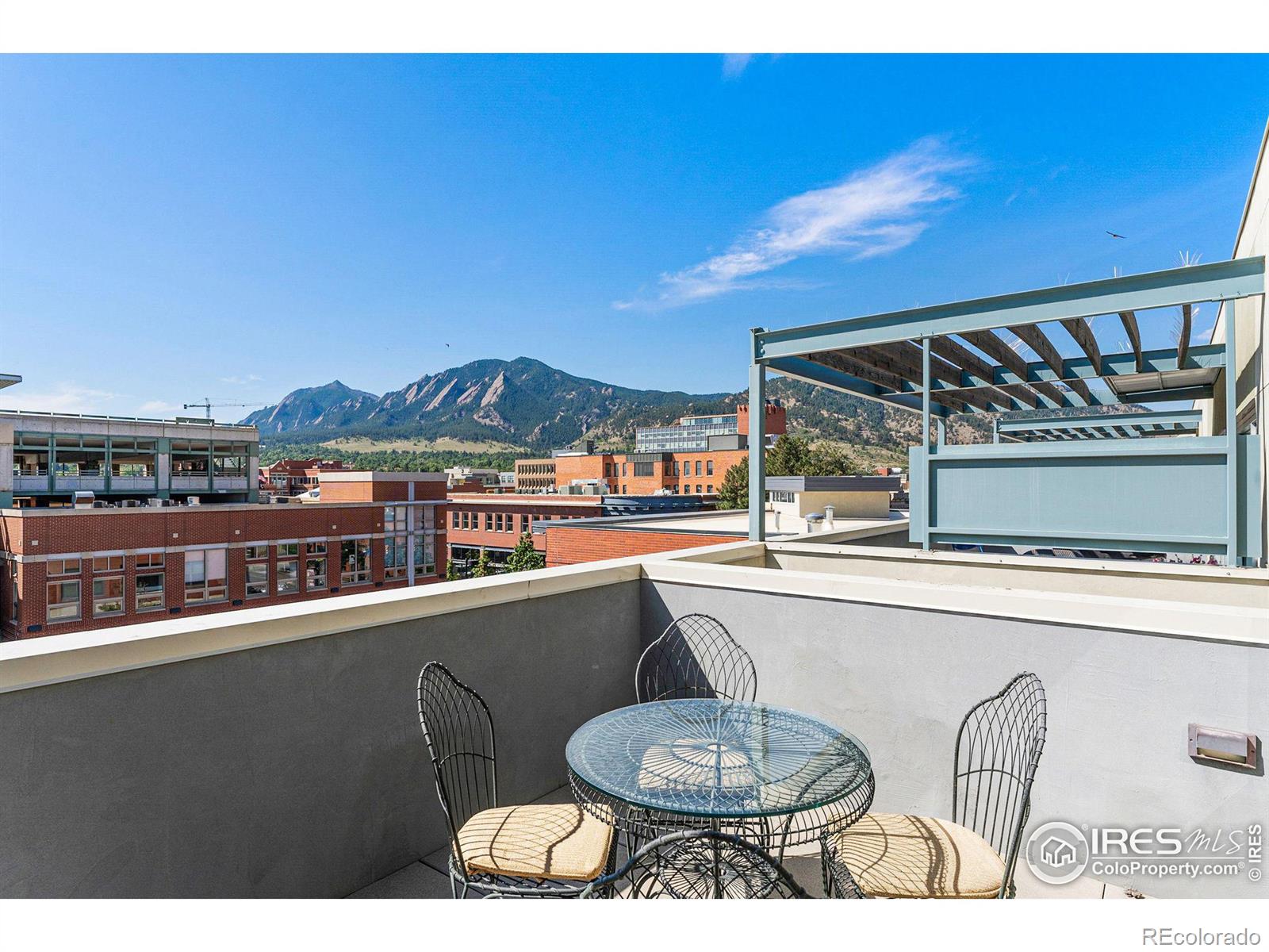1505 Pearl Street Unit: 302