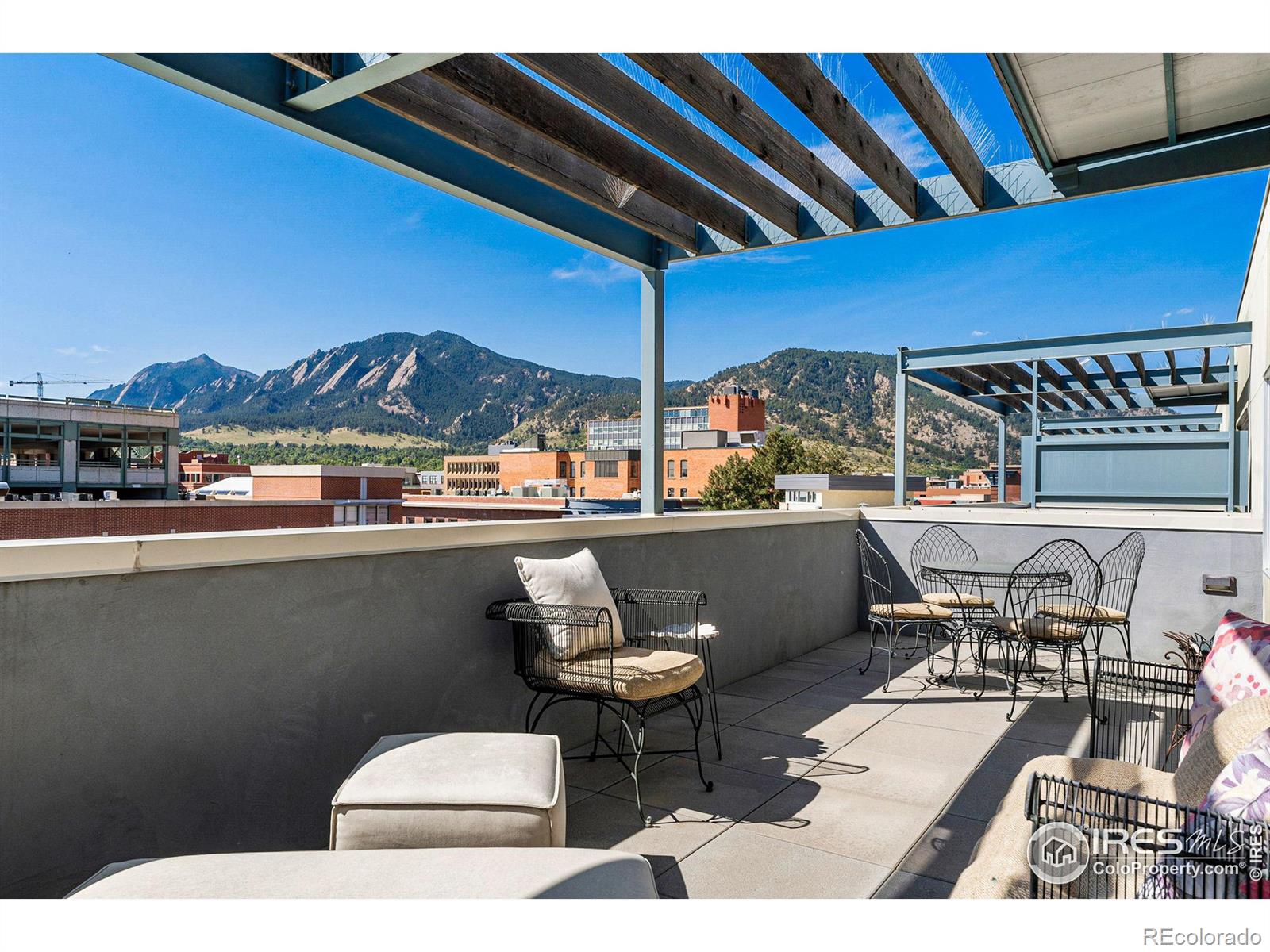 1505 Pearl Street Unit: 302