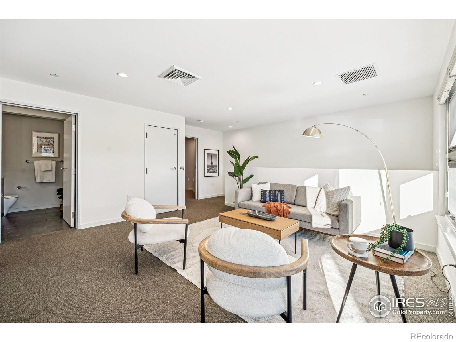 1505 Pearl Street Unit: 302