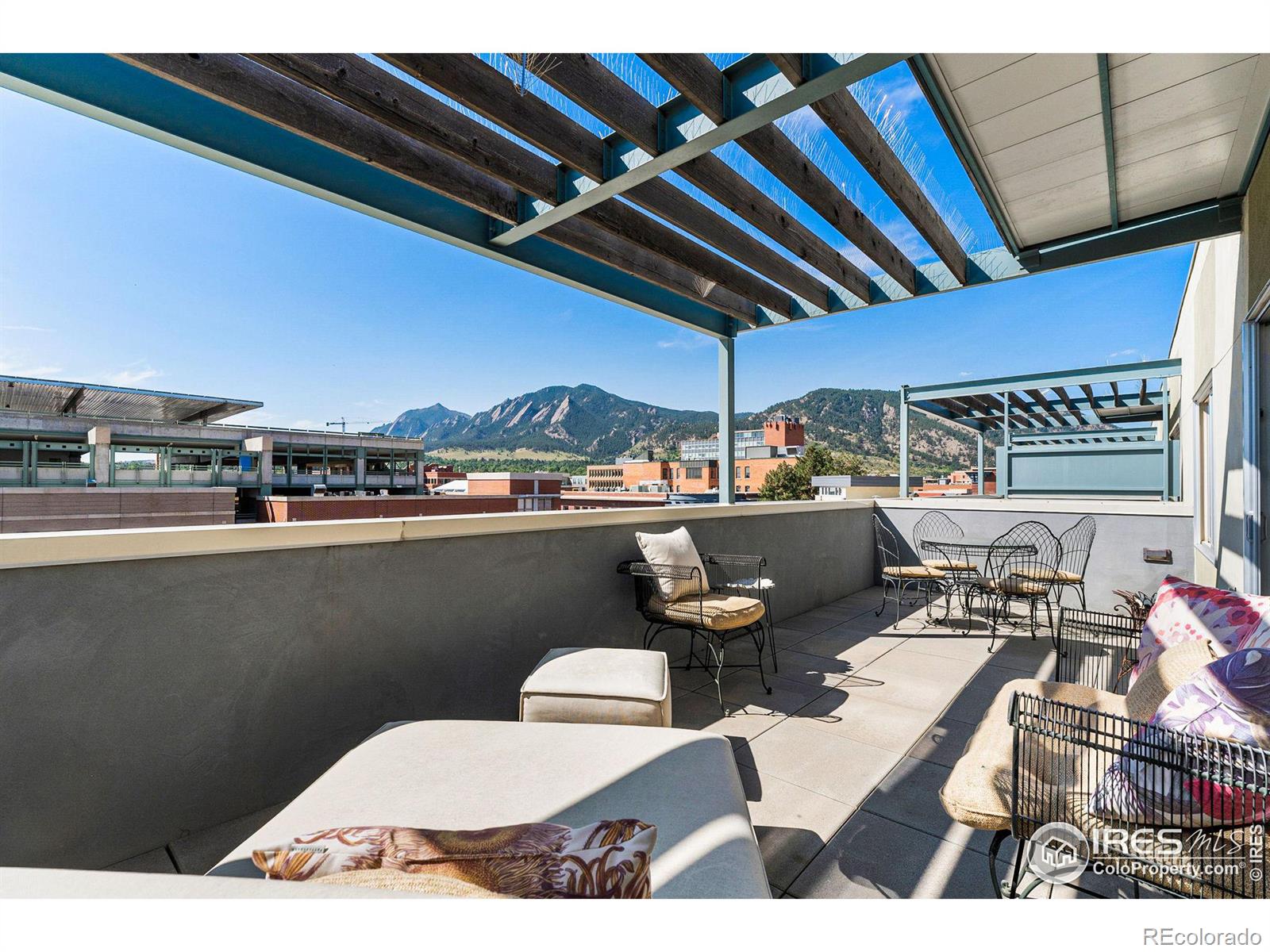 1505 Pearl Street Unit: 302