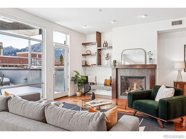 1505 Pearl Street Unit: 302