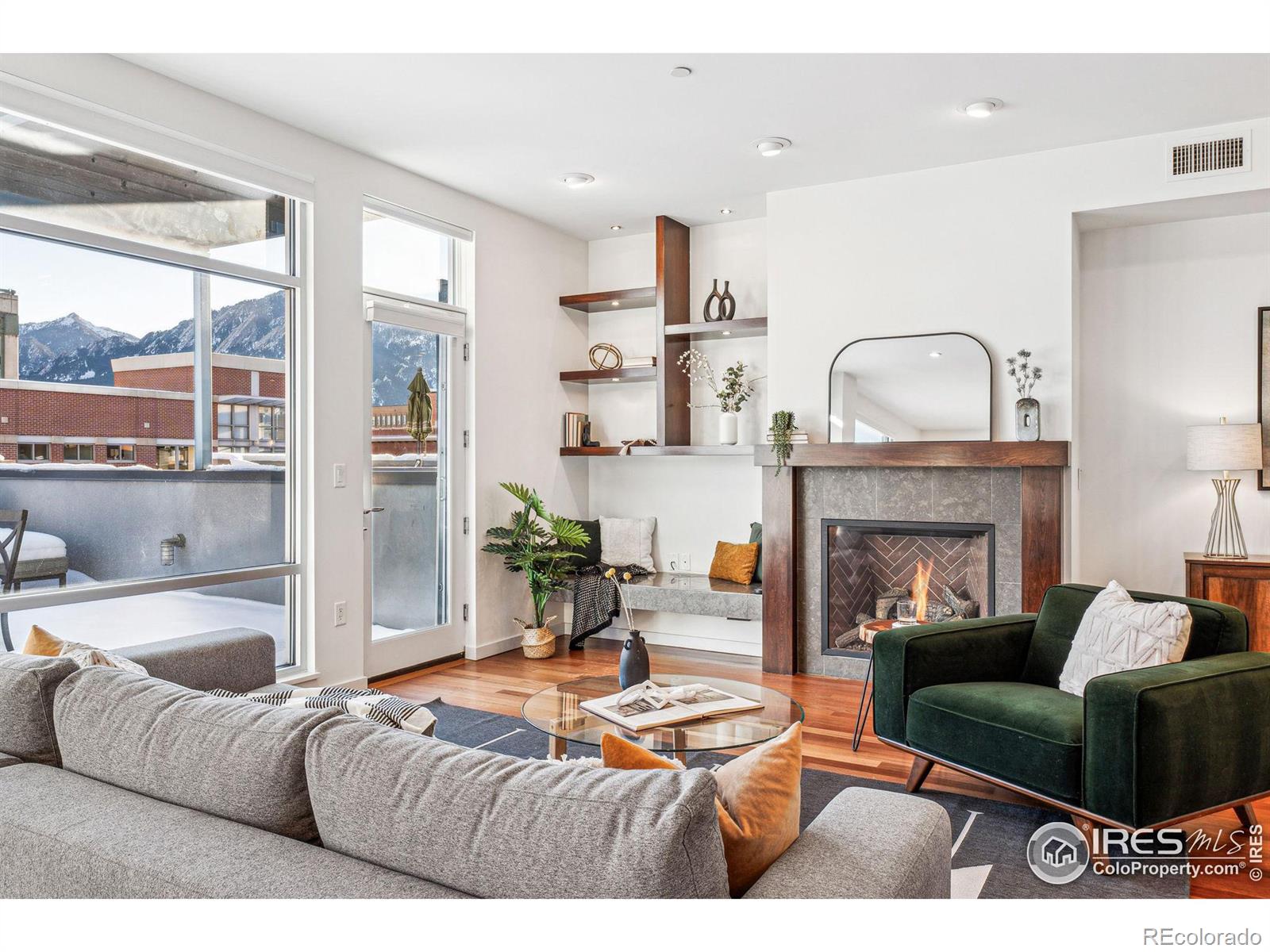 1505 Pearl Street Unit: 302