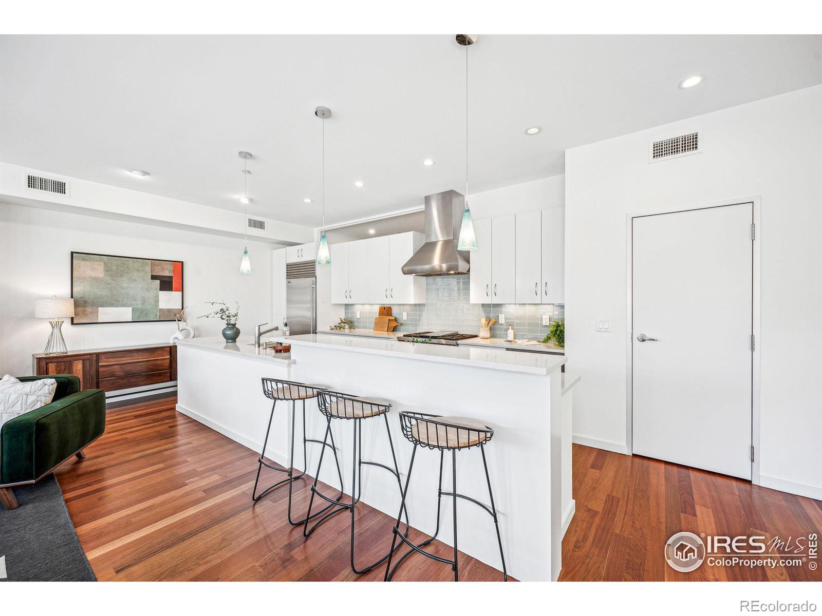 1505 Pearl Street Unit: 302
