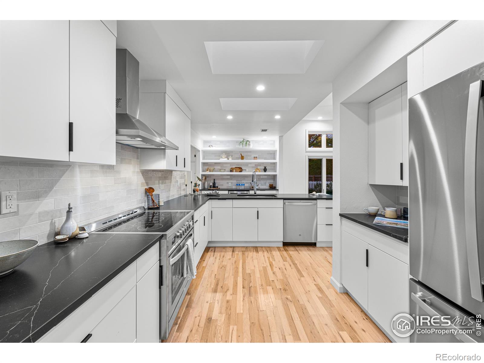 1500 Sunset Boulevard