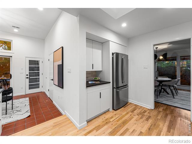 1500 Sunset Boulevard