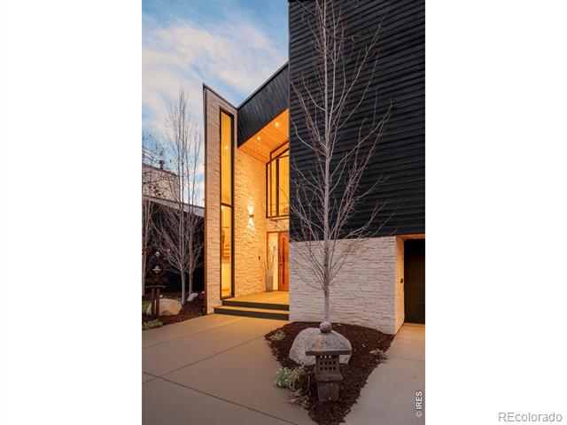 35 Dahlia Street
