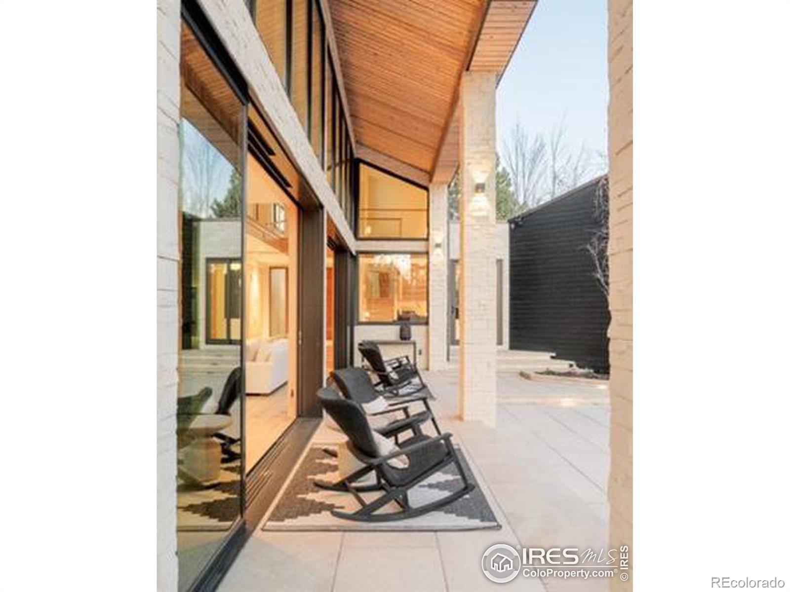 35 Dahlia Street