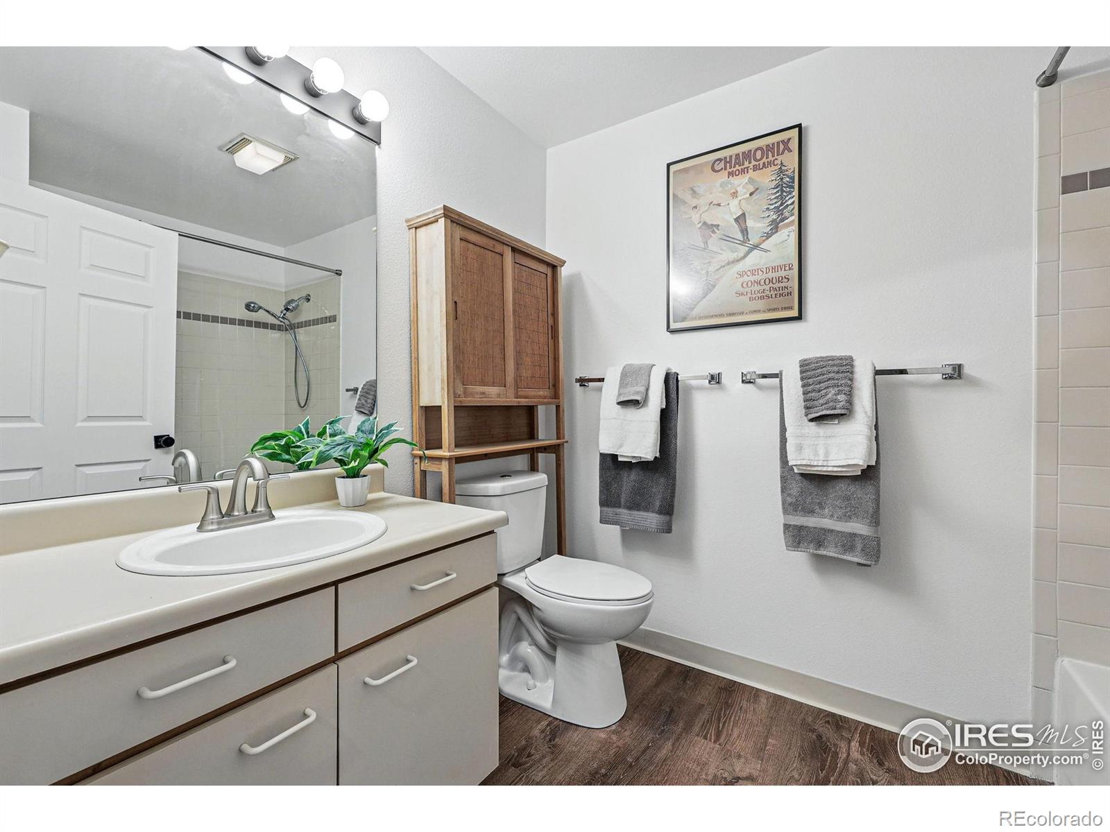 2727 Folsom Street Unit: 228