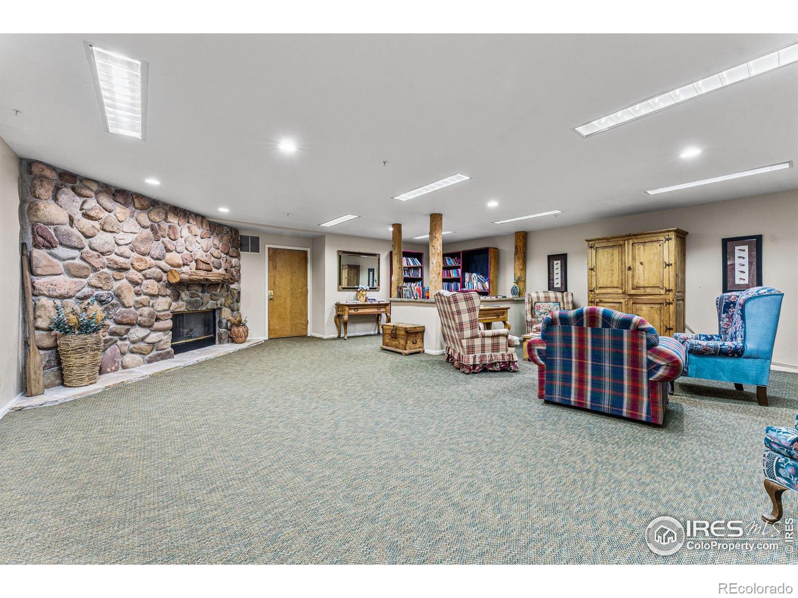 2727 Folsom Street Unit: 228