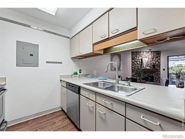 2727 Folsom Street Unit: 228