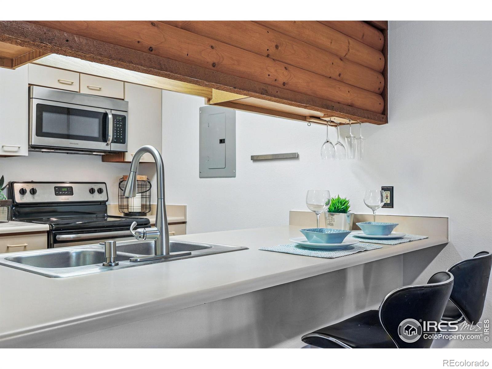 2727 Folsom Street Unit: 228