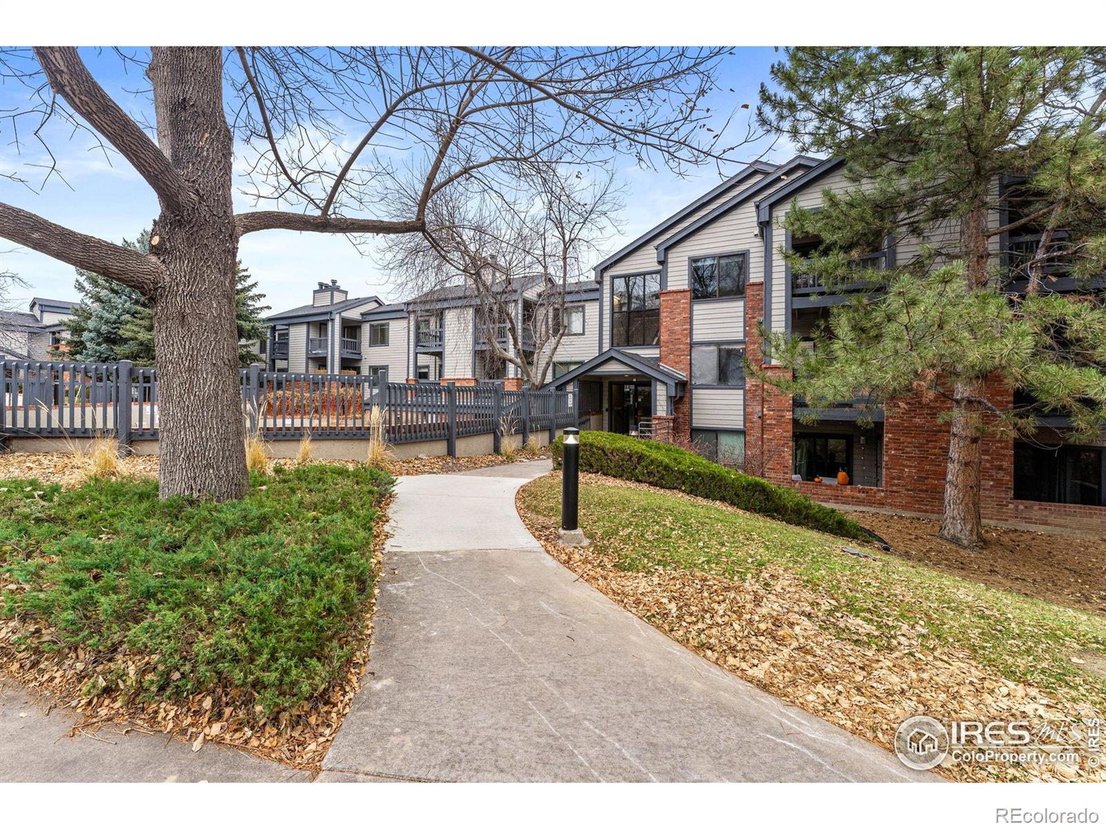 2727 Folsom Street Unit: 228