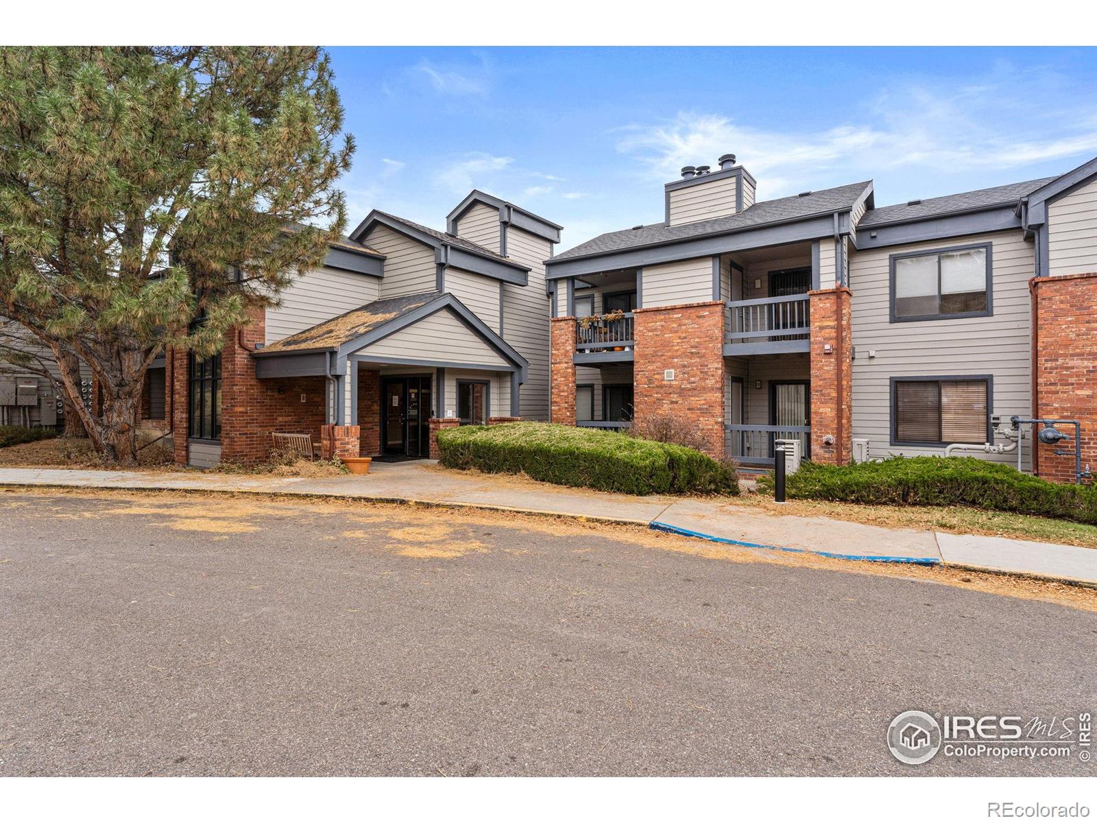 2727 Folsom Street Unit: 228