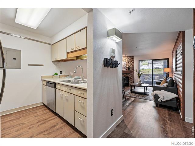 2727 Folsom Street Unit: 228