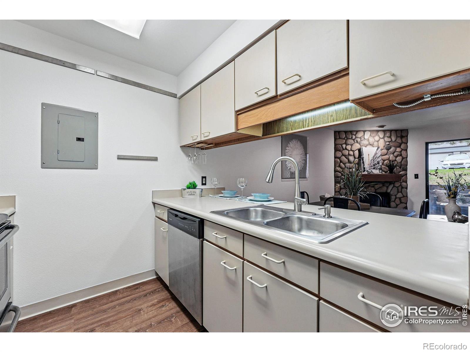 2727 Folsom Street Unit: 228