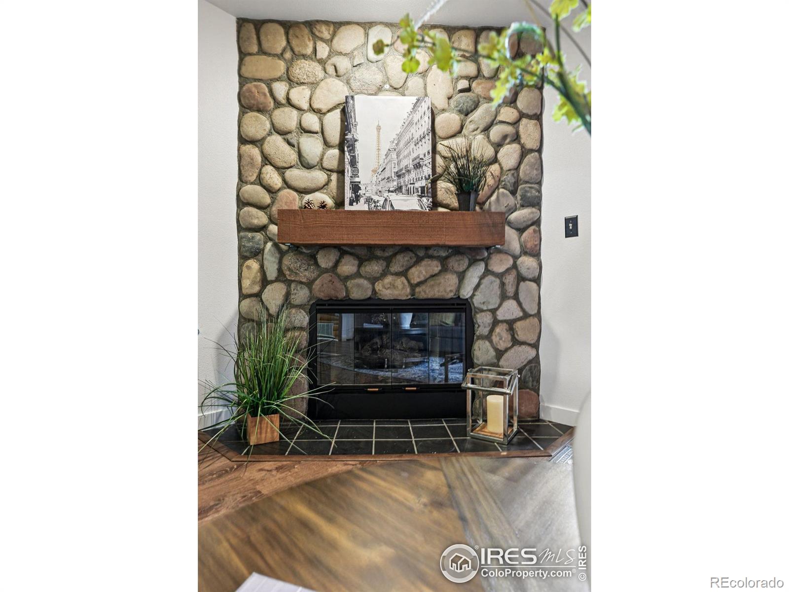 2727 Folsom Street Unit: 228