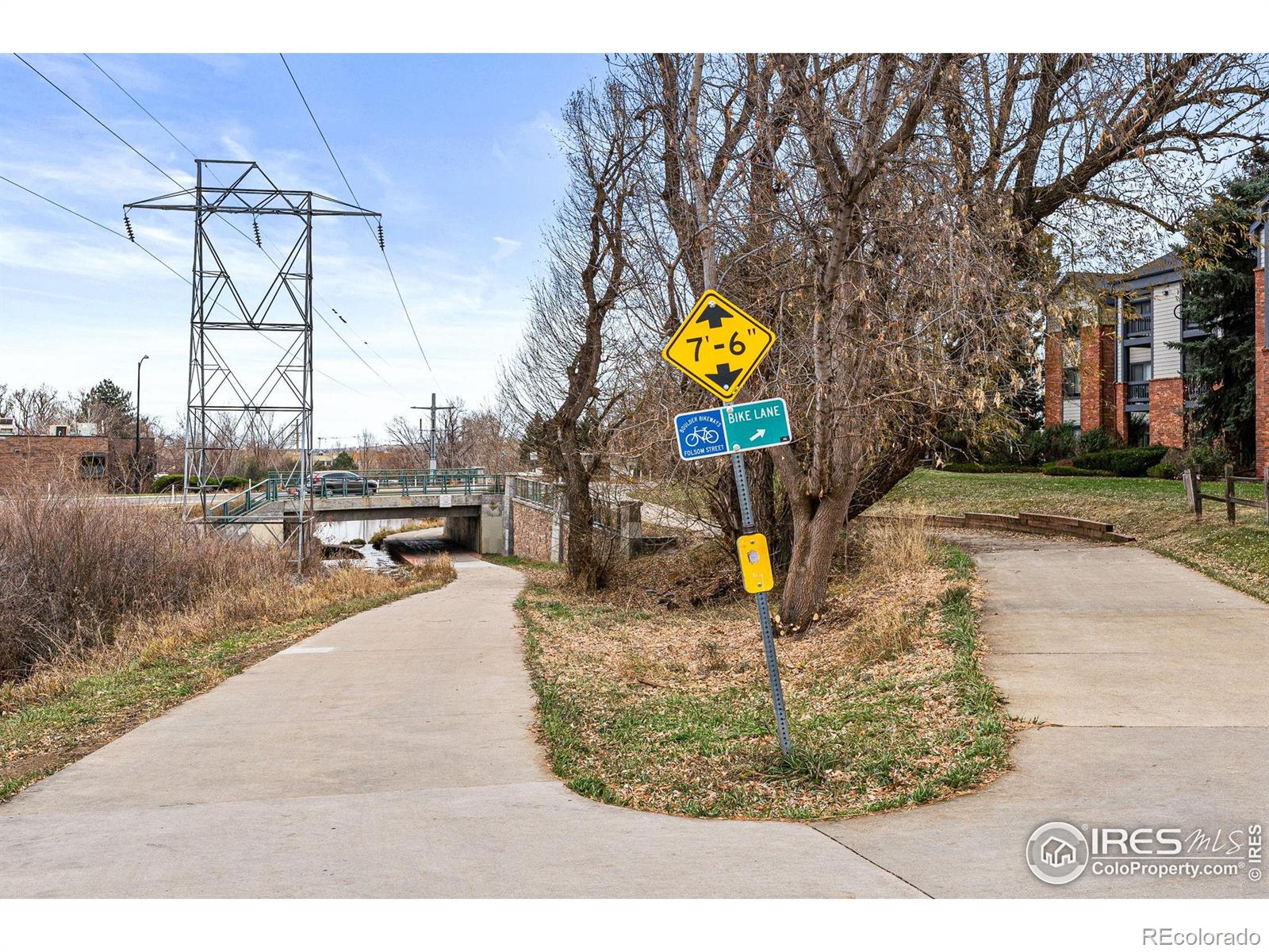 2727 Folsom Street Unit: 228