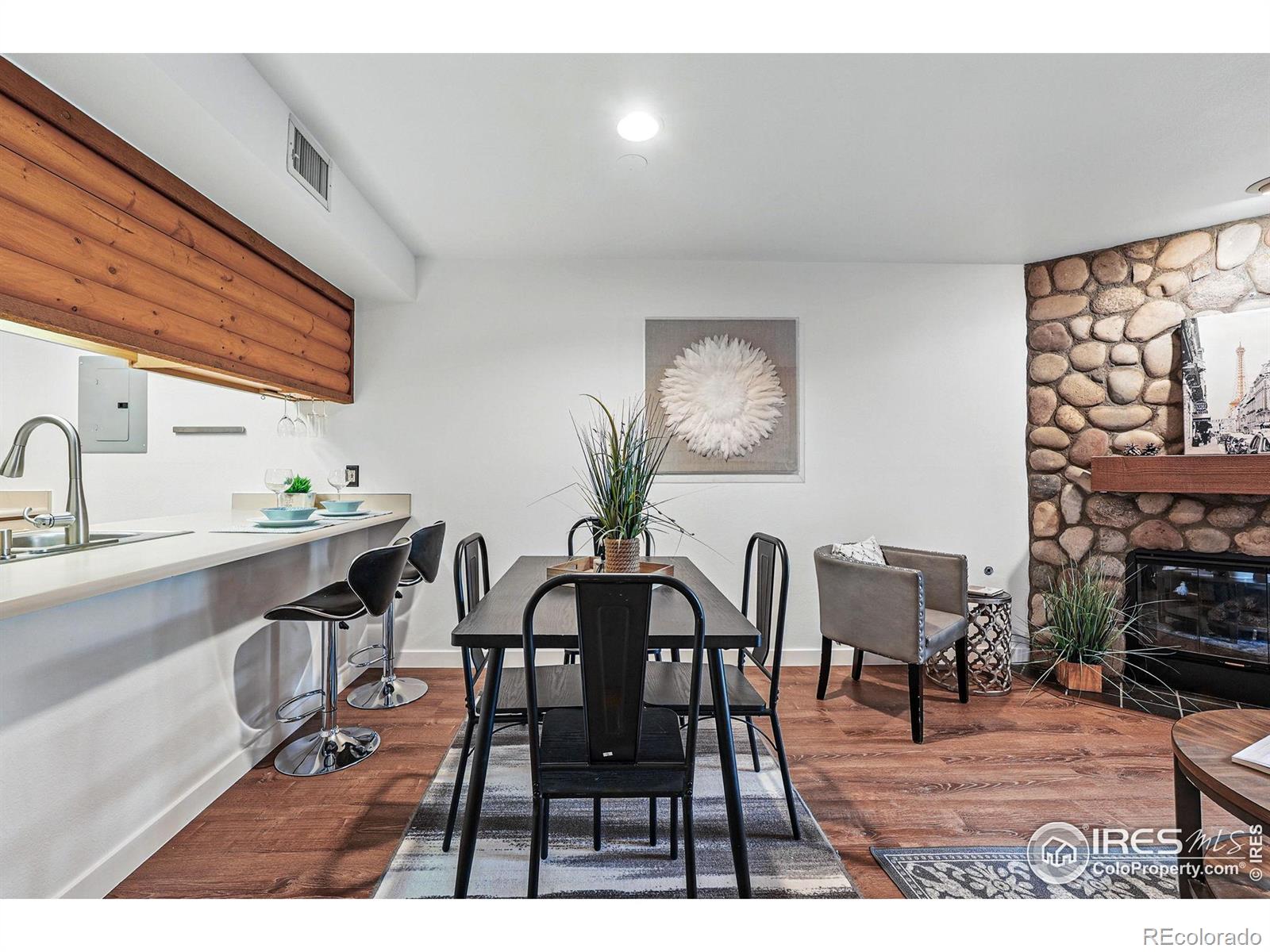 2727 Folsom Street Unit: 228