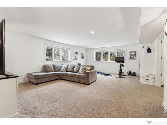 3835 Norwood Court