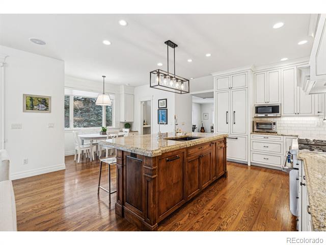 3835 Norwood Court