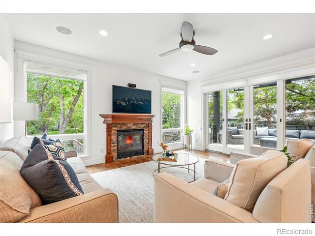 3835 Norwood Court