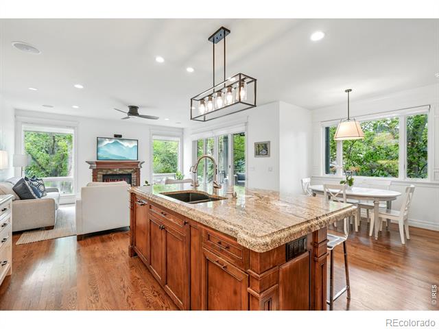 3835 Norwood Court