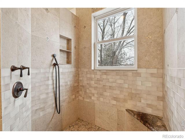 3835 Norwood Court