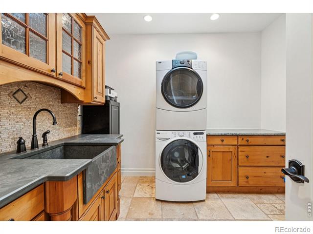 3835 Norwood Court