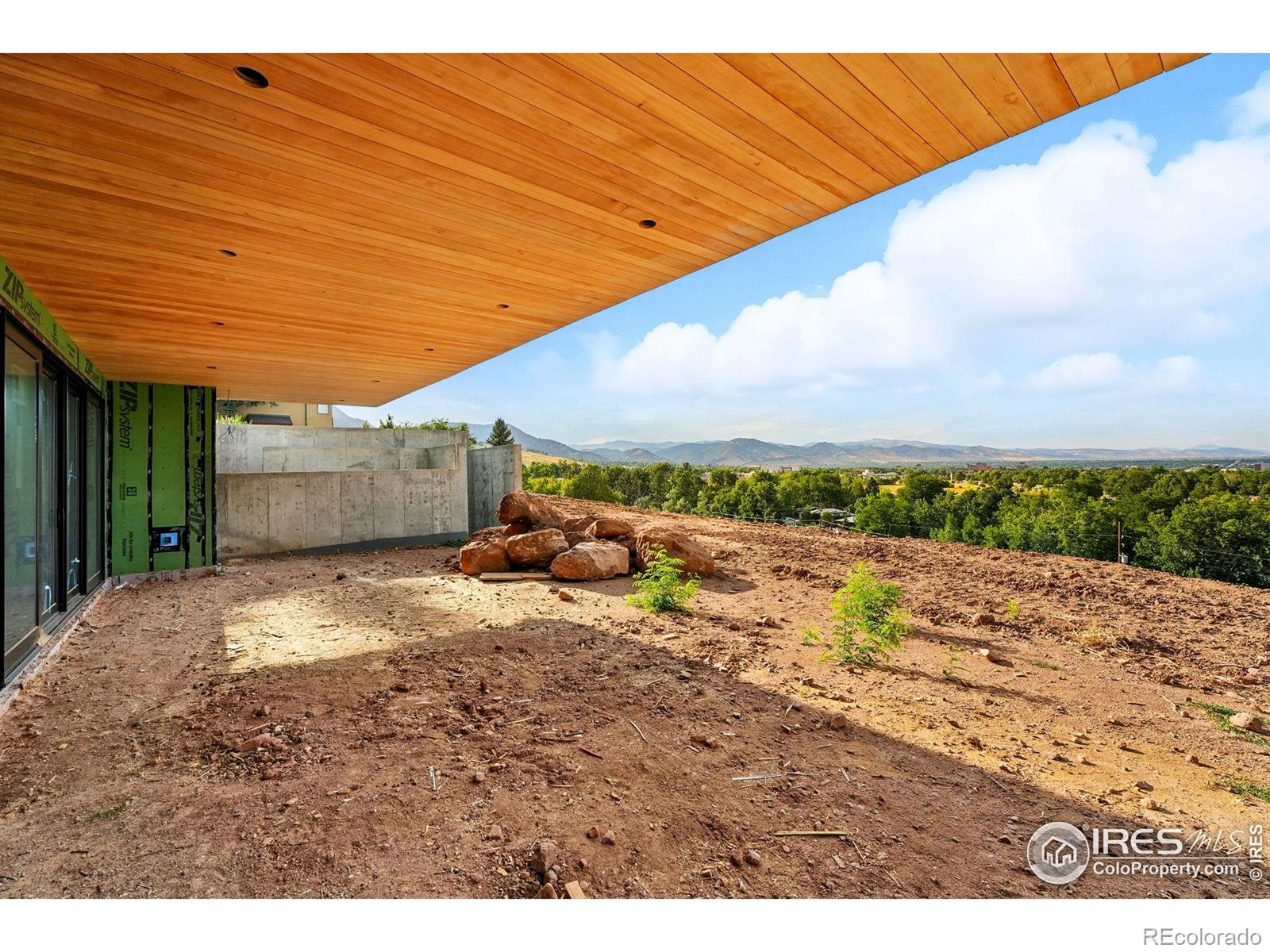 2955 Stanford Avenue