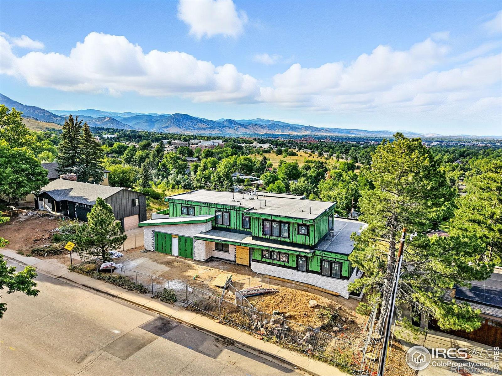 2955 Stanford Avenue