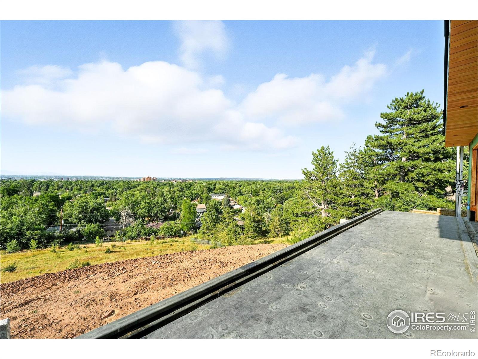 2955 Stanford Avenue