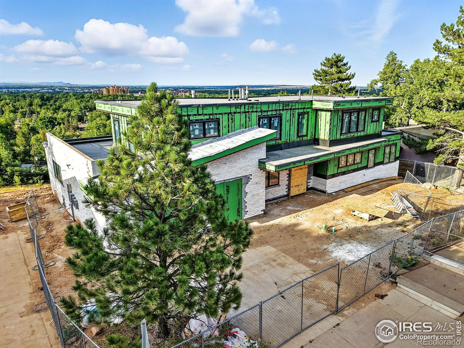 2955 Stanford Avenue